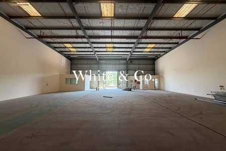 Warehouse for Rent in Dubai Investments Park (DIP), Dubai - 60 PSF | 8 Meters Height | 6KW Power Load Warehouse for Rent in Dubai Investments Park (DIP), Dubai - 60 PSF | 8 Meters Height | 6KW Power Load