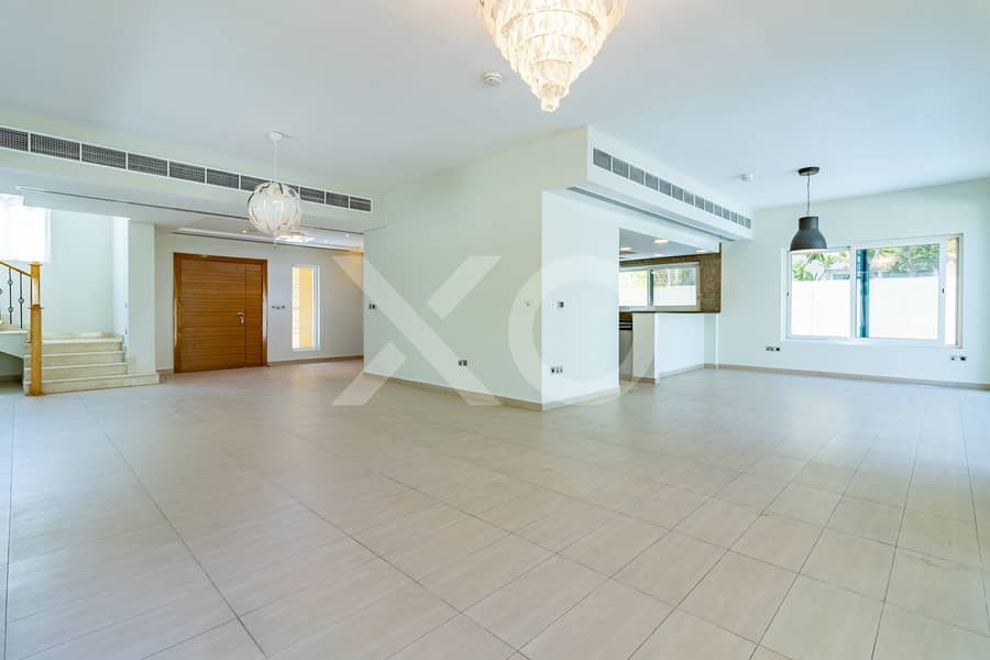 3 Living_Room_1. jpg