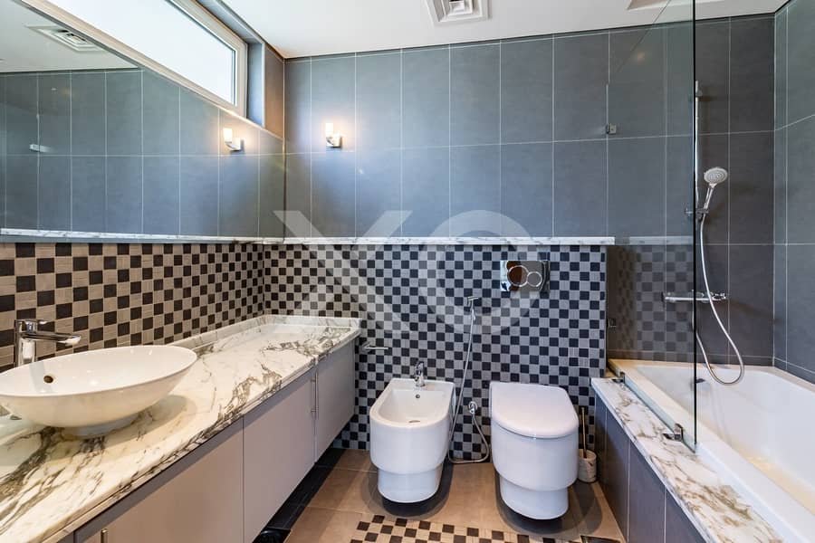 10 Master_En_Suite_1. jpg