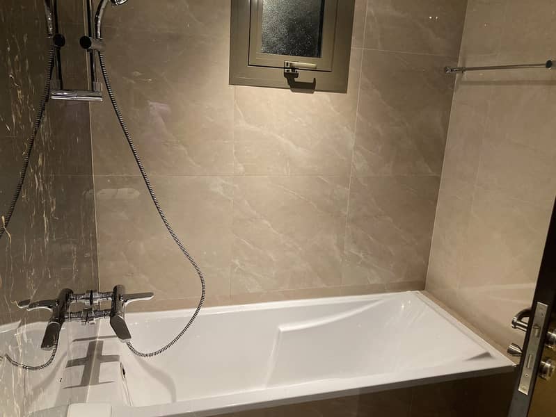 10 416 Elite Downtown R1 2 Bedroom Bathroom. jpeg