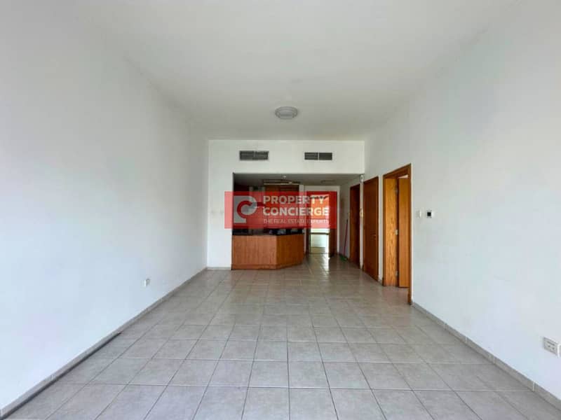 High Floor with Balcony | Vacant | Straight Cut High Floor with Balcony | Vacant | Straight Cut