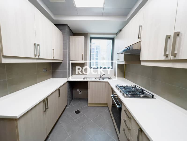 3 Rocky Real Estate - Business Bay - Art XVIII  - apartment-0717. JPG