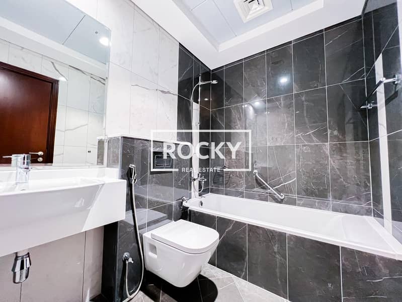13 Rocky Real Estate - Business Bay - Art XVIII  - apartment-0762. JPG