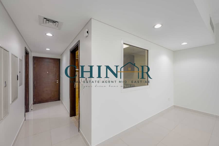 13 Hallway1. jpg