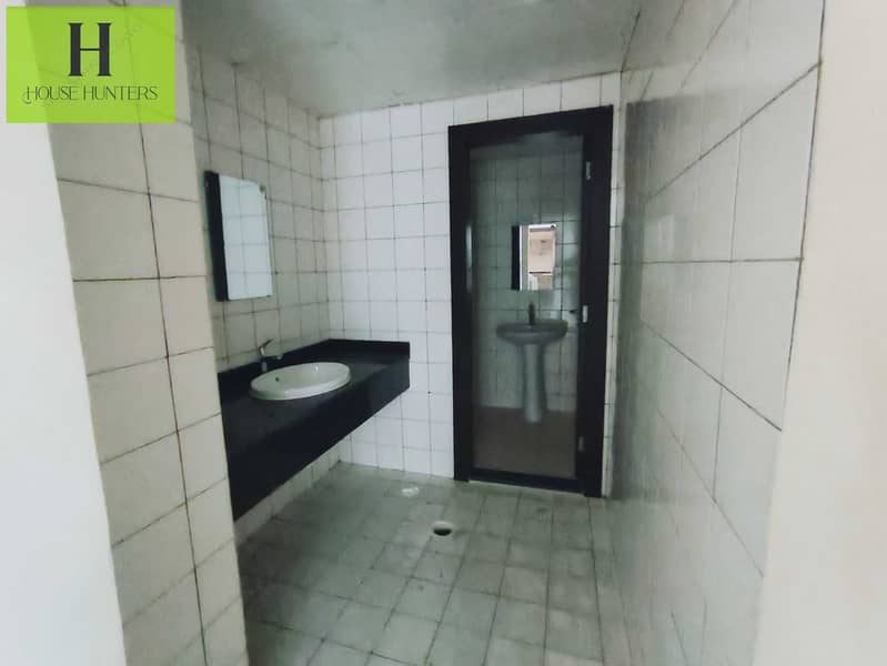 12 366987. jpg