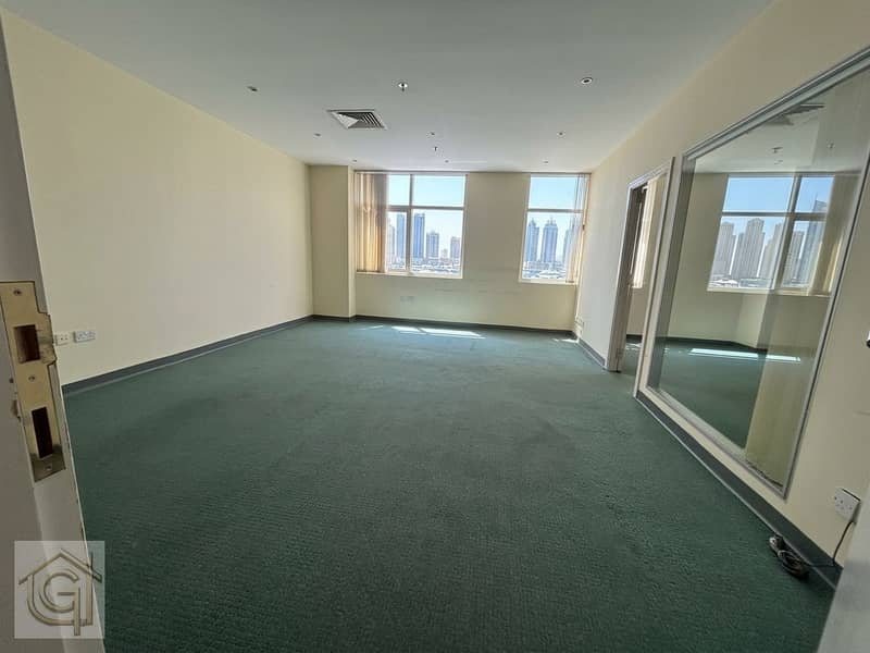 2 office4142. jpg