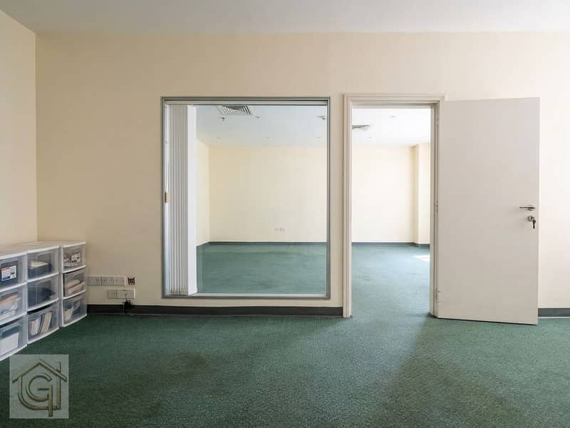 3 office4141. jpg