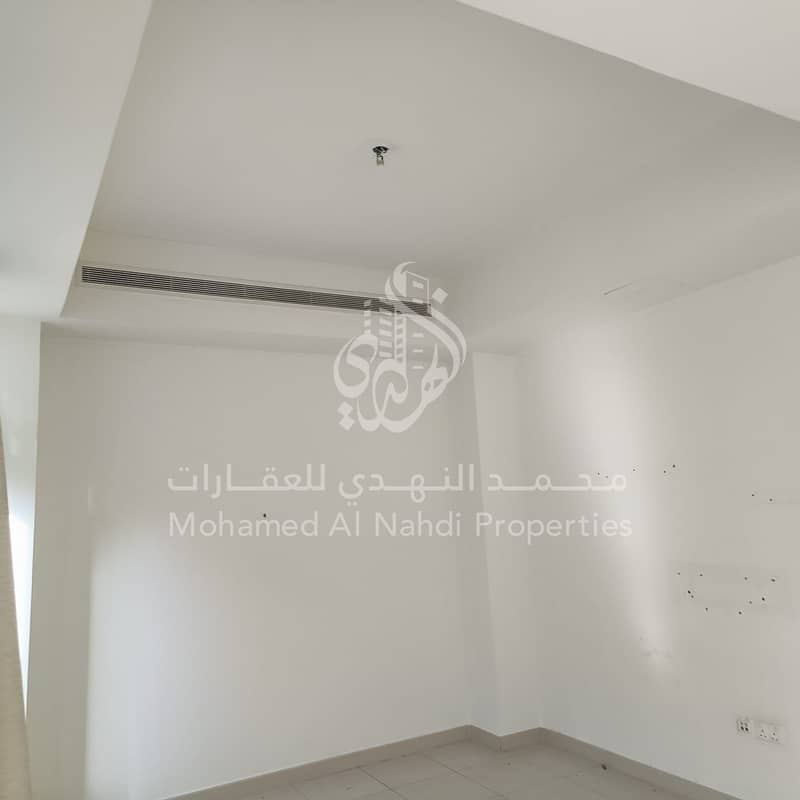 10 cf1cb252-3f7e-4a10-8ac2-4f8e161b57c6. jpg