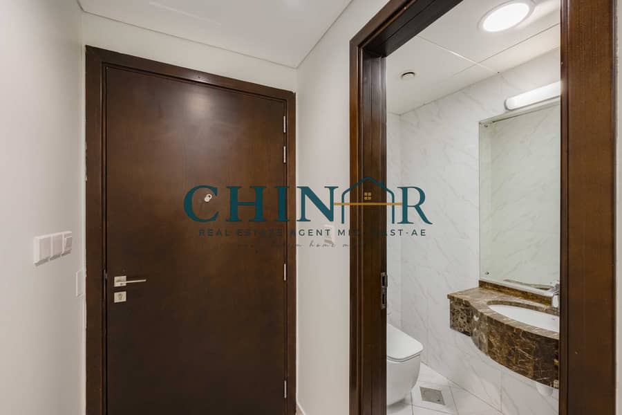 9 Guest Bathroom. jpg