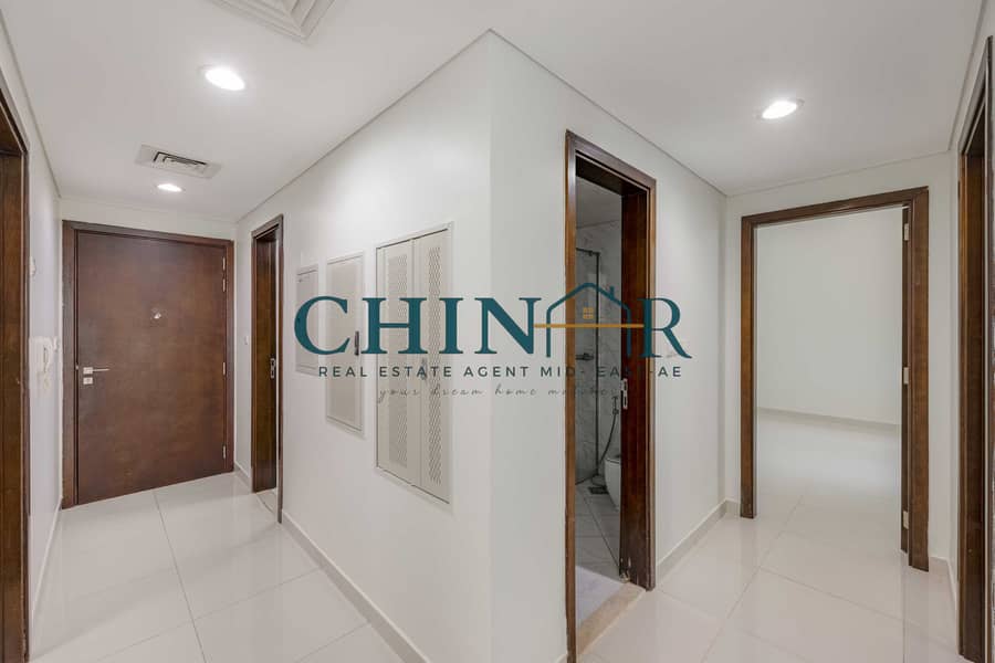 11 HAllway1. jpg