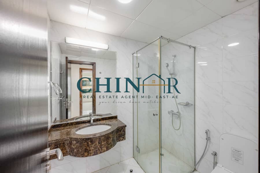 25 Shared BAthroom. jpg