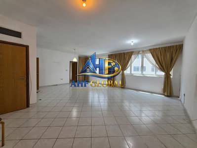 3 Schlafzimmer Wohnung zum Miete in Al Khalidiyah, Abu Dhabi - 3c7aef32-b67e-4135-9ee1-00fa95e20f24. jpg