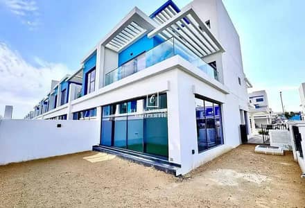 5 habitaciones Townhouse para en Alquiler en DAMAC Lagoons, Dubai - Casa adosada en DAMAC Lagoons，Santorini, 5 dormitorios, 190000 AED - 13755707