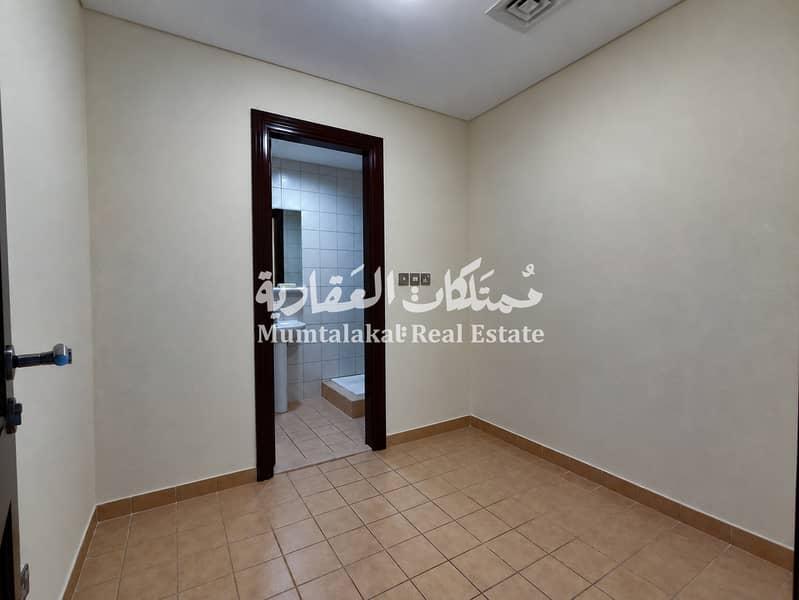 11 MEENBUIJPG019fawaz. jpg