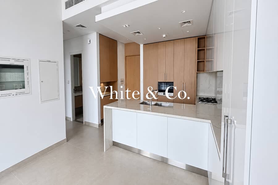 Luxury Living | Low Floor | Make an Offer Luxury Living | Low Floor | Make an Offer