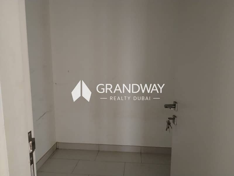 7 Bright Apartment | Spacious Layout | Best Deal — photo 7