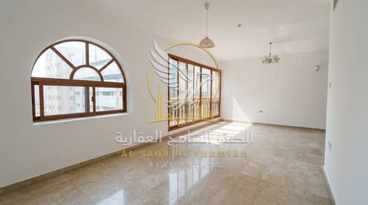 4 Cпальни Пентхаус в аренду в Аль Кулайя, Шарджа - Enhance_real_estate_photo_lighting_202609022015 (1). jpeg 4 Cпальни Пентхаус в аренду в Аль Кулайя, Шарджа - Enhance_real_estate_photo_lighting_202609022015 (1). jpeg