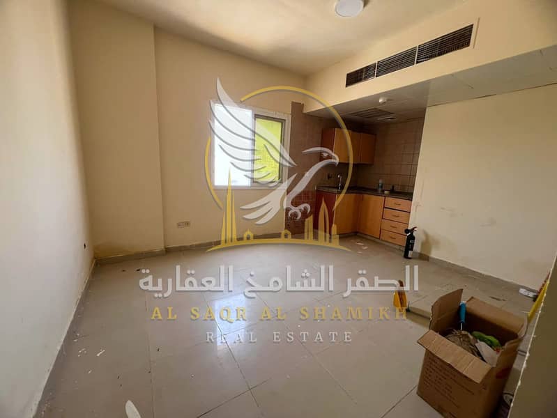 2 استوديو-للا-يجار-0-غرف-القليعة-الشارقة-صالة-vb-0001-02. jpg