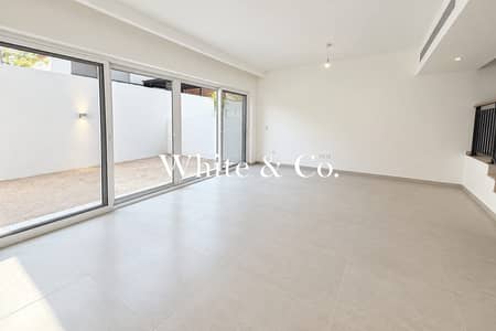 4 Schlafzimmer Townhouse zum Miete in DAMAC Hills 2 (Akoya by DAMAC), Dubai - Reihenhaus in DAMAC Hills 2 (Akoya by DAMAC),Verona, 4 schlafzimmer, 115000 AED - 16531821 4 Schlafzimmer Townhouse zum Miete in DAMAC Hills 2 (Akoya by DAMAC), Dubai - Reihenhaus in DAMAC Hills 2 (Akoya by DAMAC),Verona, 4 schlafzimmer, 115000 AED - 16531821