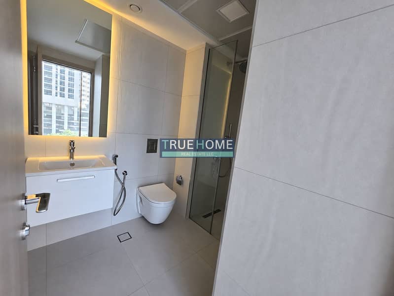 7 Bathroom. png