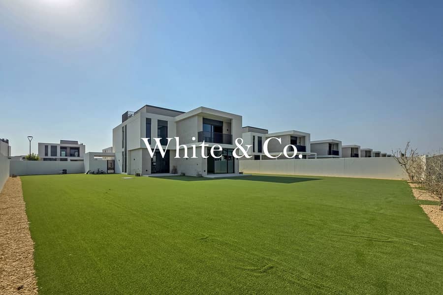 14 Month Contract | New | Massive Garden 14 Month Contract | New | Massive Garden