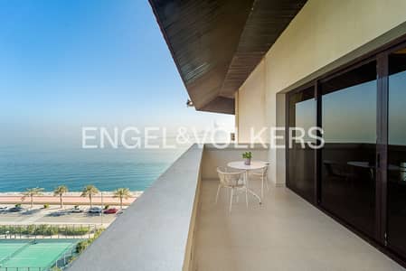 1 Bedroom Flat for Sale in Palm Jumeirah, Dubai - Full Sea View | Fully Upgraded | Exclusive 1 Bedroom Flat for Sale in Palm Jumeirah, Dubai - Full Sea View | Fully Upgraded | Exclusive