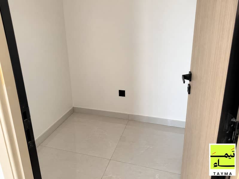 5 Al Tay Gate 305 - Listing Photo 05. png