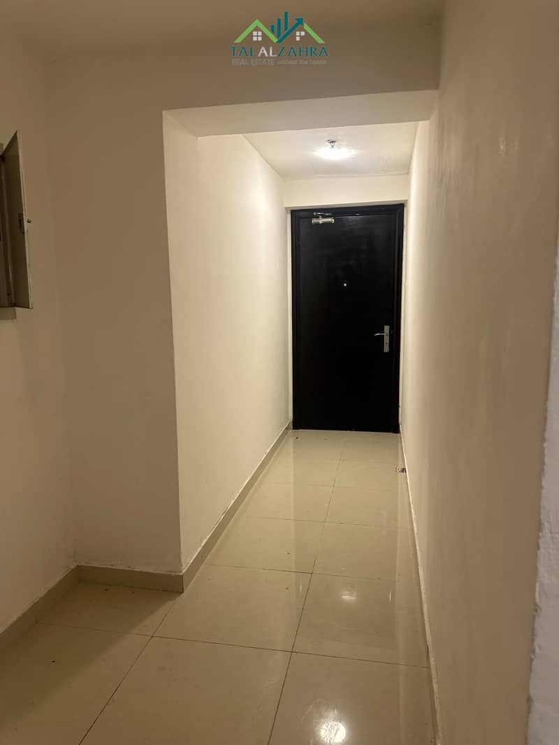 12 e75301a0-14d4-427b-aa6c-5f997a4eabda. jpg