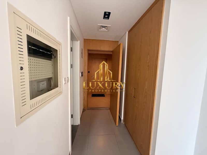4 Brand New Studio Apartment with Gym Pool Amenities / 29k 1 Pym