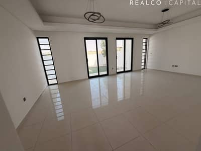 5 habitaciones Townhouse para en Alquiler en DAMAC Hills 2 (Akoya by DAMAC), Dubai - Casa adosada en DAMAC Hills 2 (Akoya by DAMAC),Primrose, 5 dormitorios, 145000 AED - 16538793 5 habitaciones Townhouse para en Alquiler en DAMAC Hills 2 (Akoya by DAMAC), Dubai - Casa adosada en DAMAC Hills 2 (Akoya by DAMAC),Primrose, 5 dormitorios, 145000 AED - 16538793