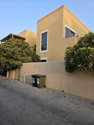 5 Cпальни Вилла в аренду в Аль Раха Гарденс, Абу-Даби - external villa 1. jpg