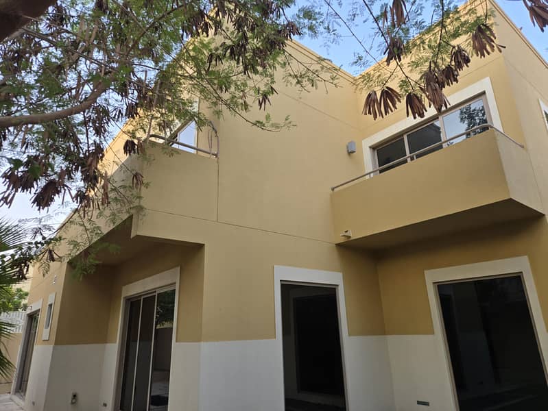 4 villa external. jpg