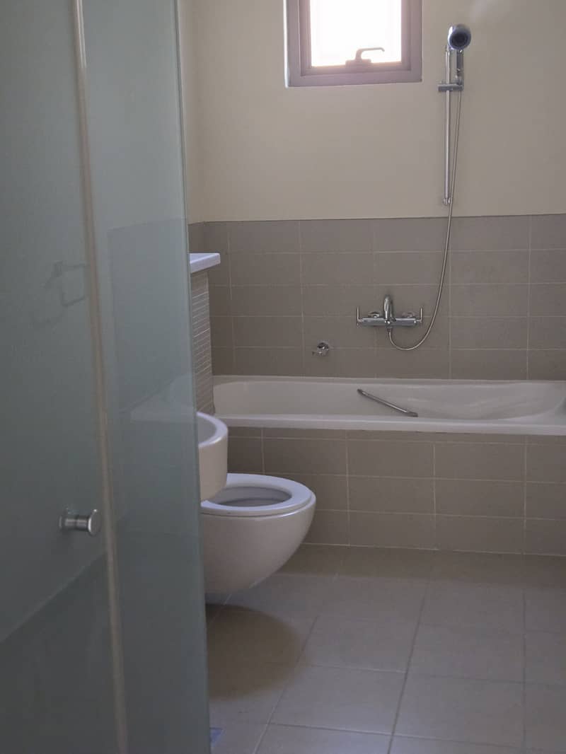 7 Master Bedroom. jpg