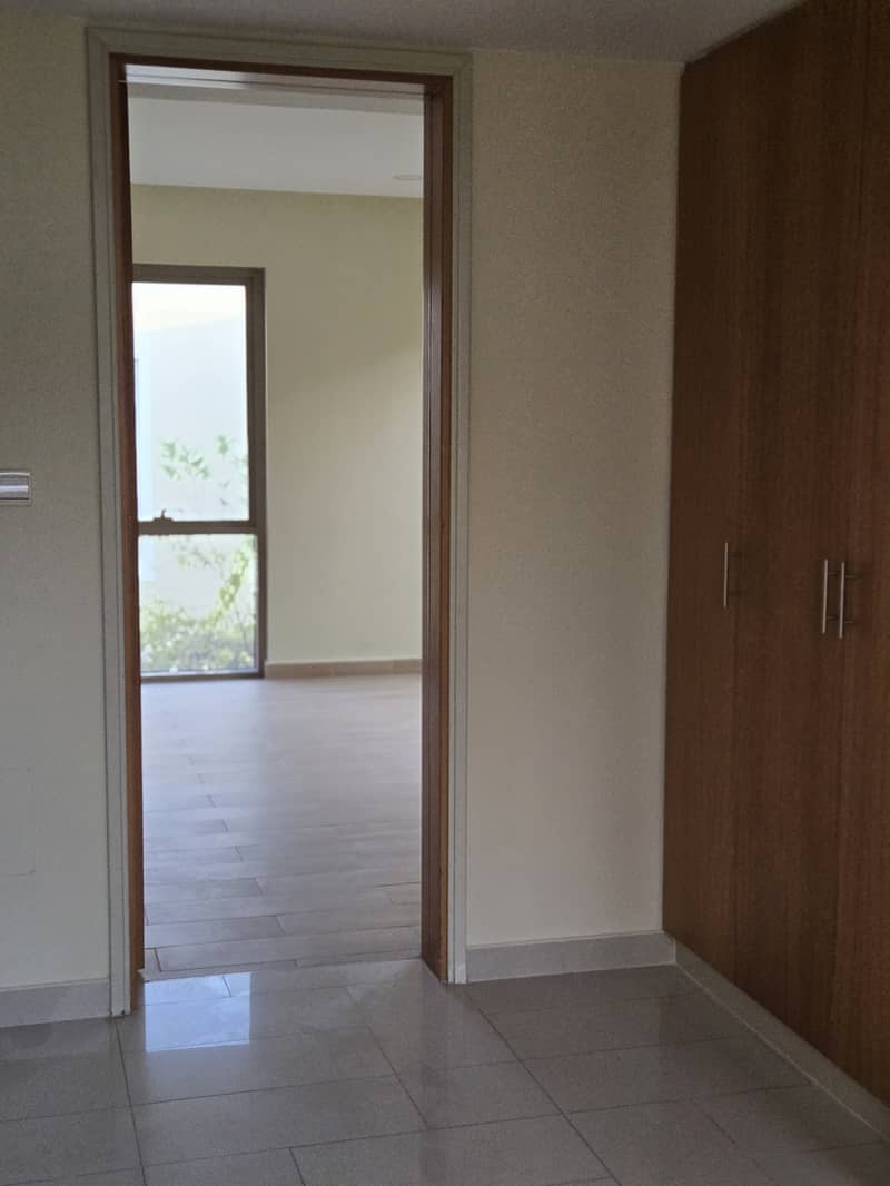 17 corridor 1st floor_2. jpg