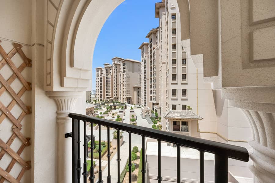 2 01 - 01 Hero - Arched Balcony Community View. jpg