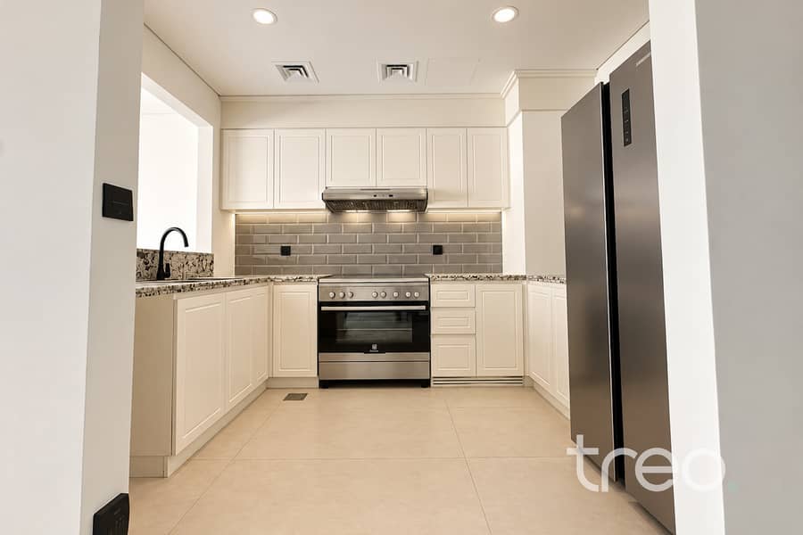 3 Kitchen_2_J496_Costa_Brava_1__Damac_Lagoons. jpg