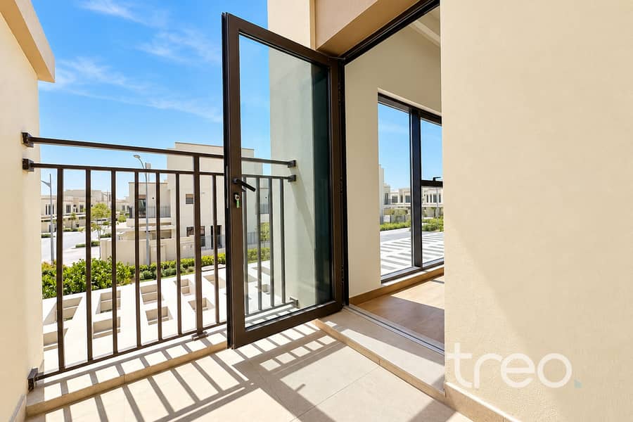 20 Balcony_4_J496_Costa_Brava_1__Damac_Lagoons. jpg