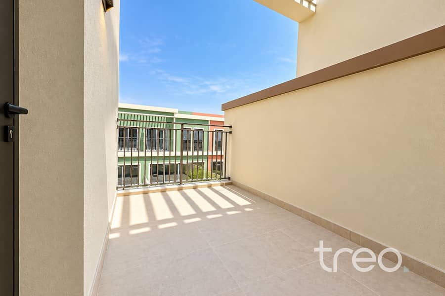 21 Balcony_3_J496_Costa_Brava_1__Damac_Lagoons. jpg
