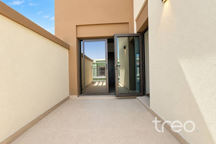 22 Balcony_2. jpg