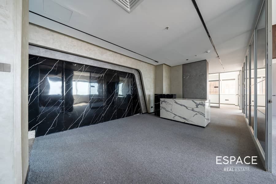 High Floor | Modern Fit Out | Near Metro High Floor | Modern Fit Out | Near Metro
