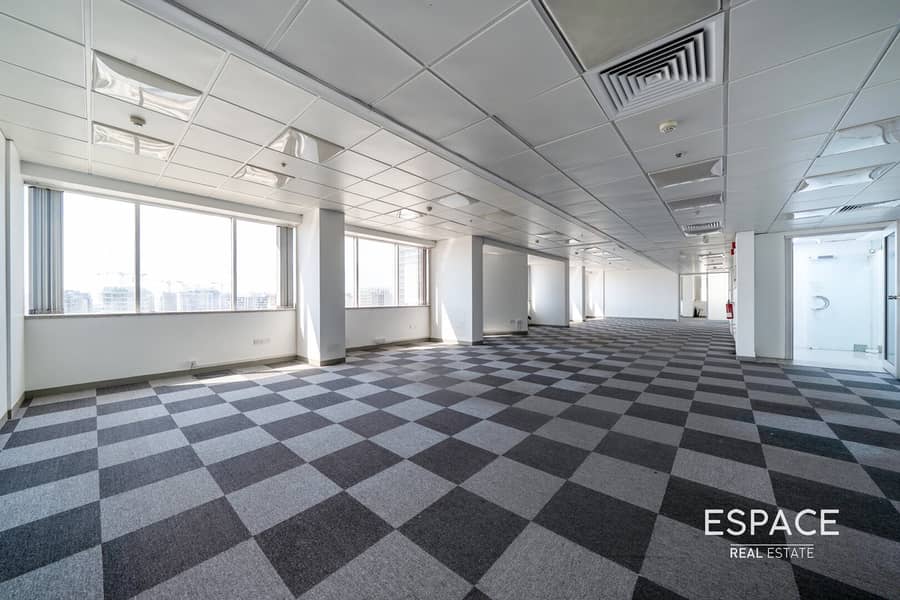 High Floor | Fully Fitted | Near Metro High Floor | Fully Fitted | Near Metro