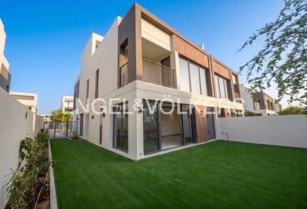 5 Bedroom Villa for Rent in Tilal Al Ghaf, Dubai - Open Kitchen | Vacant Soon | Triplex (G + 2 Floors)