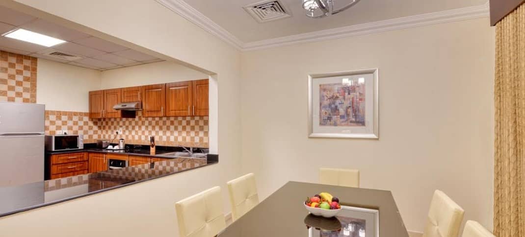 2 KITCHEN -PMH. jpg