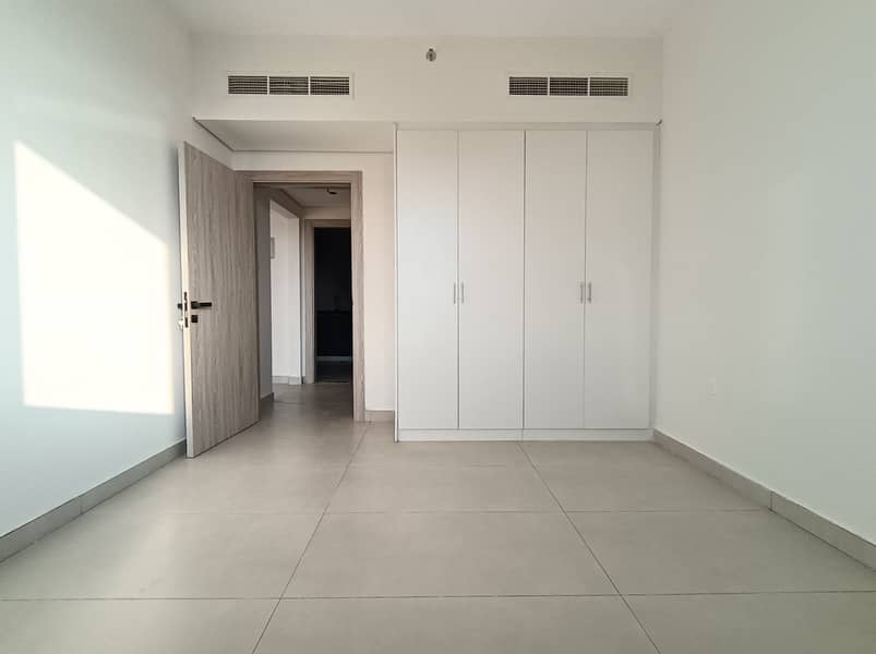 3 18064. jpg