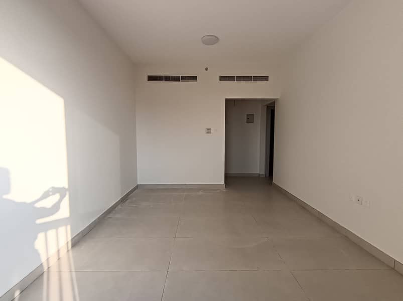 9 18067. jpg
