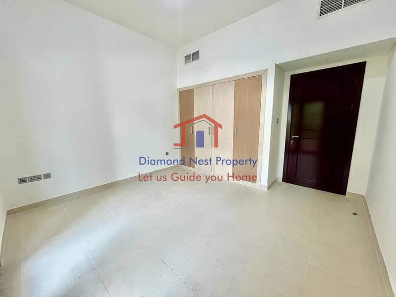6 Bedroom 3 Back. jpeg