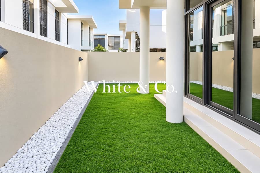 Malibu | Large Corner Unit | Close to Park Malibu | Large Corner Unit | Close to Park