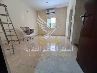 Studio te Huur in Al Nabba, Sharjah - استوديو-للا-يجار-0-غرف-النباعة-الشارقة-صالة-re-0001-01. jpg