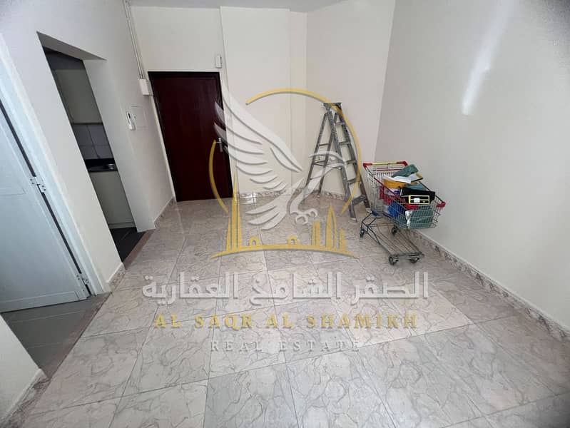 6 استوديو-للا-يجار-0-غرف-النباعة-الشارقة-صالة-re-0001-07. jpg