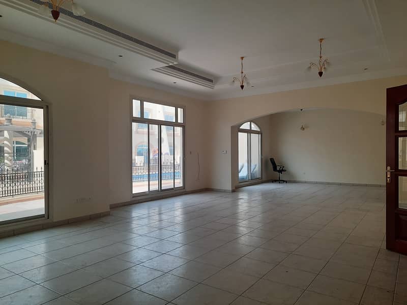13 months contract - 4 Bedroom Villa on Almanara Road 13 months contract - 4 Bedroom Villa on Almanara Road